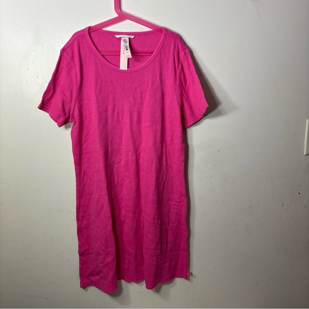 Victoriaโs Secret sleep shirt size L